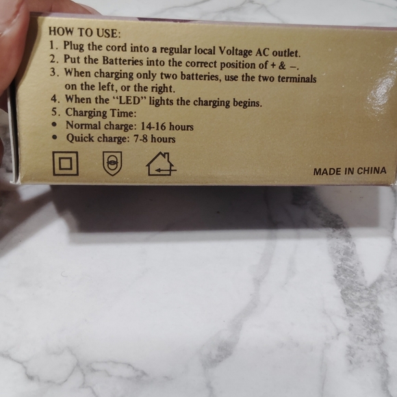 Hitachi Battery Charger - Picture 3 of 4